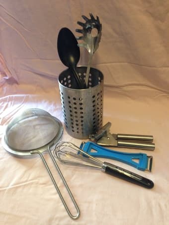 Kitchen utensil holder + kitchen accessory $6 1