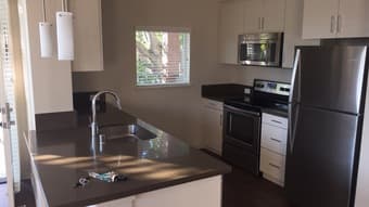 1br available in luxury 2br/2ba 1