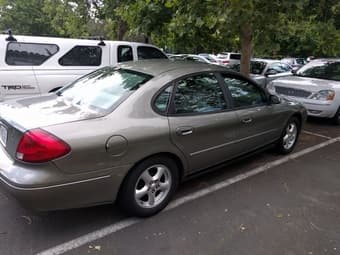 Ford Taurs -$2900 2