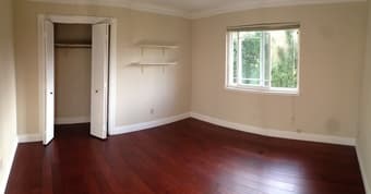Large Bedroom in House w/ Yard, Heated Pool, Jacuzzi & Waterslide!! 2