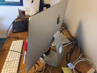 iMac 21.5" 2 yrs old $600 OBO 3
