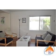 Bedroom available in a 3 Bedroom/1 bath ground floor, sunny apartme 3