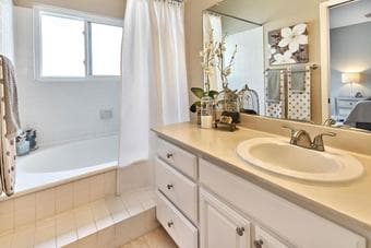 Master suite w/1 bathroom-Oct(十月) thru February(二) SantaClara 3