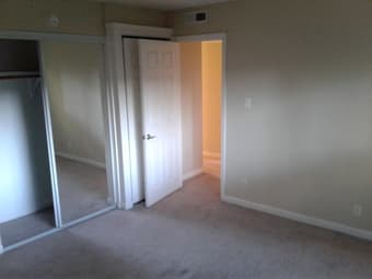 2br/2ba master bedroom in Menlo Park available in December 1