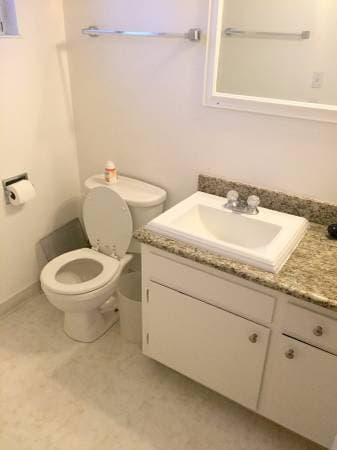 Furnished Private Bed+Bathroom in a 2BR/2BR near Stanford (Menlo Park) 1