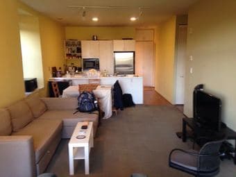 2 bed apartment next to Stanford 1
