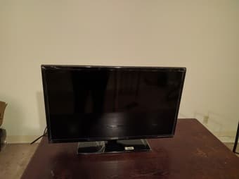 Samsung 32 inch LED TV for 100$ OBO 1