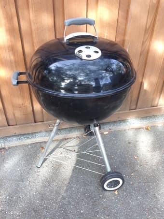 BBQ Weber 741001 Original Kettle 22-Inch Charcoal Grill 1