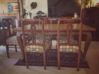 Elegant Dining Table and Chairs for $250 2