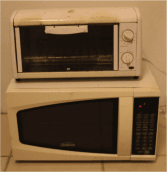 Moving out - OVEN AND MICROWAVE 1