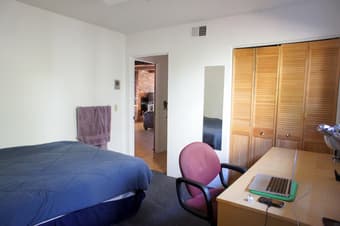1 Room in COLLEGE TERRACE - 4bd house 1