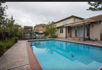 $1300 room available in luxurious 6-bedroom Cupertino home! 1