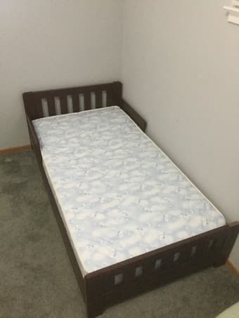 Moving sale (Tv, table, bed, etc.) 2