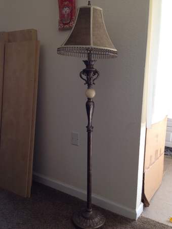 very nice coffee table and floor lamp 1