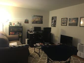 $1300 bedroom next to downtown Menlo Park - very fun housemate! 3