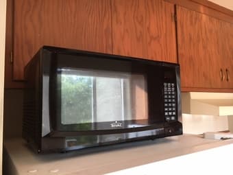 Rival Mircowave oven in great condition for 30 USD 2