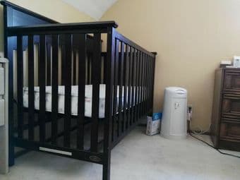 Graco baby crib ($30) 1