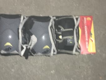 Brand new Adult Aggressive Gear - $10 1