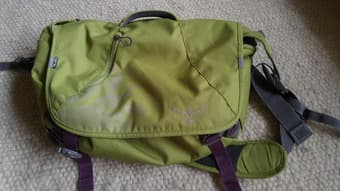 $40 Osprey messenger bag 1
