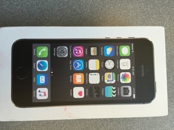 Unused New Apple iPhone 5S 16GB Gray colour $ 140 (Straight Talk)- 1