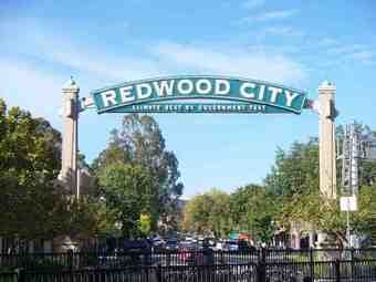Great Transportation, Quiet & Safe Neighborhood, Fully Furnished Room! 3