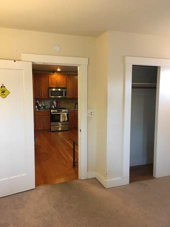 Large room in 4br house in Menlo Park available starting 12/1! 2