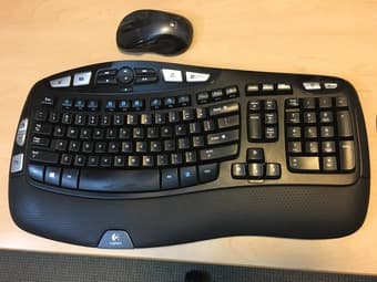 Logitech Wireless Wave Combo Mk550 With Keyboard and Laser Mouse - $25 1