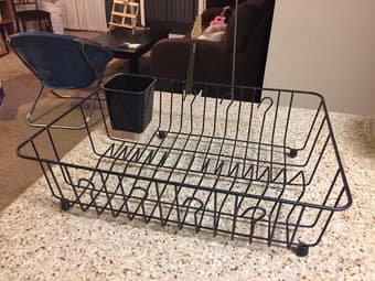 Dish rack and silverware rack 10$ 1