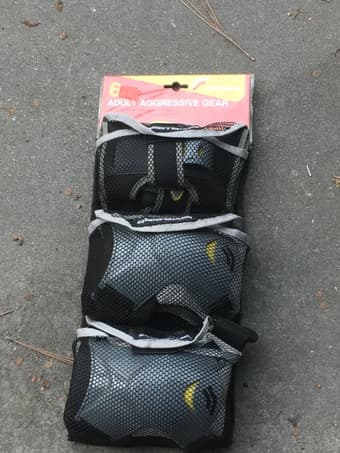 Brand new Adult Aggressive Gear - $10 1
