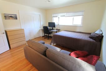 Remodeled 2 bed, 1 bath, 2nd floor apartment in downtown Menlo Park 1