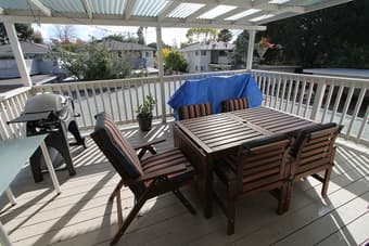 Remodeled 2 bed, 1 bath, 2nd floor apartment in downtown Menlo Park 2
