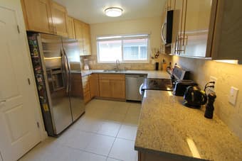 Remodeled 2 bed, 1 bath, 2nd floor apartment in downtown Menlo Park 3