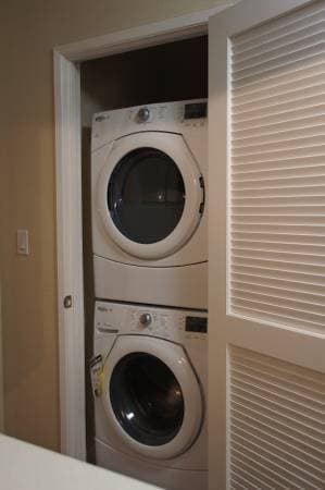 2BR, 2BA apartment- AMAZING LOCATION- Menlo Park $3980- 1250sqft 2