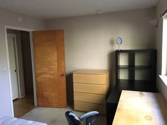 1 BR available in 4BR house, $1100/month (palo alto) 2
