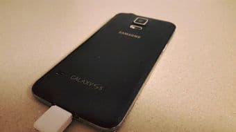 Samsung Galaxy S5 UNLOCKED + FREE ACCESSORIES 2