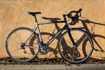Giant aluminium road bike 1