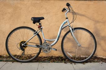 21 speed ladies hybrid $200 1