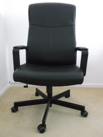 Table + Office Chair 1