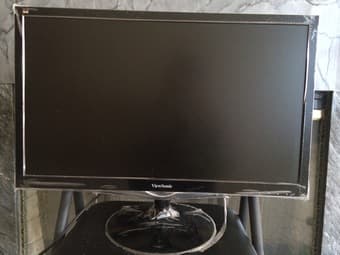 Like-new widescreen computer monitor 24’’ 1
