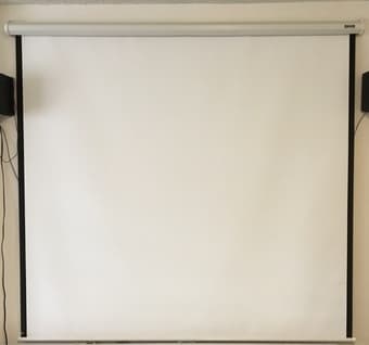 Projector & Screen 1