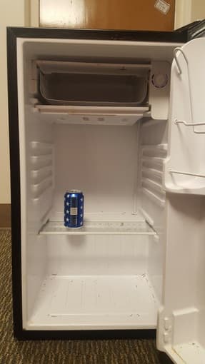 3.2 cu-ft mini fridge, Black & Decker 2