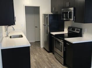 Looking for female roommate in large 2br apartment in Palo Alto 3