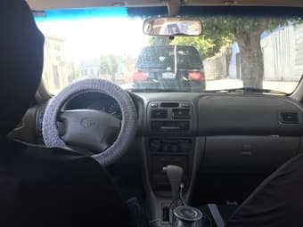 White Toyota Corolla 2000 VE (great condition) 3