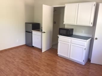 Large studio apartment on campus - $1900/mo 1