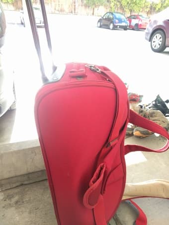 Stylish and small carry on bag with wheels 2