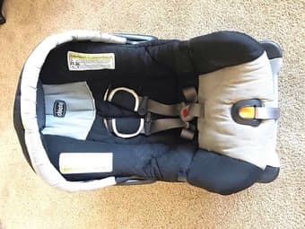 Chicco keyfit 30 car seat and base 2