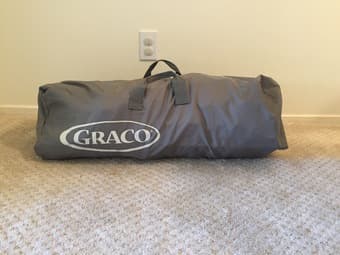 Graco Travel Lite Crib with Stages 2