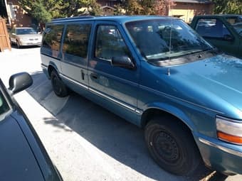 1993 Plymouth Grand Voyager SE Minivan 1