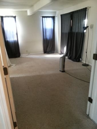 Master bedroom + own bathroom, $1000+utilities, Redwood City 1