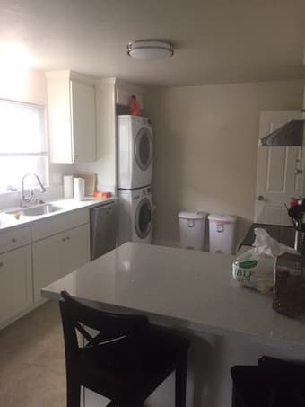 Private Room and Private Bath in 3 Bedroom Apartment 2